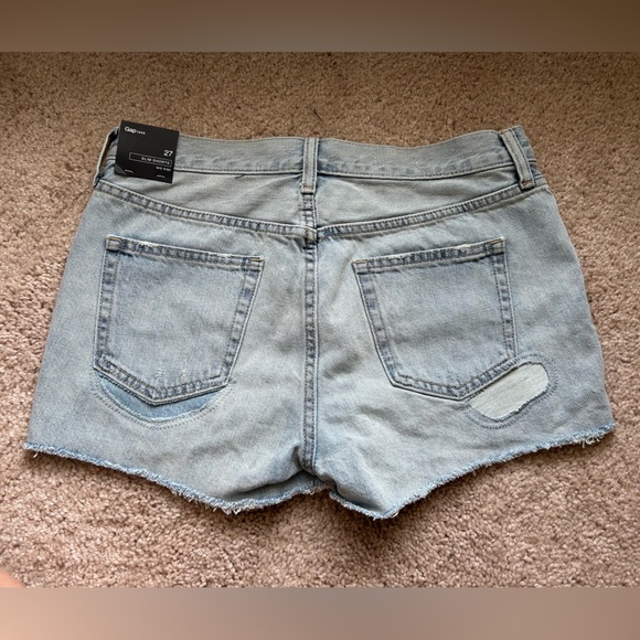 NWT GAP Mid Rise Slim Denim Shorts - Picture 2 of 9